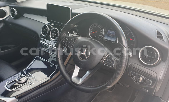 Acheter Occasion Voiture Mercedes‒Benz 250 Blanc à Beitbridge, Matabeleland South Acheter Occasion Voiture Mercedes‒Benz 250 Blanc à Beitbridge, Matabeleland South