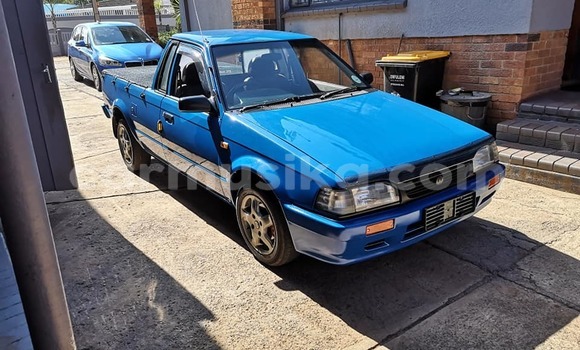 Acheter Occasion Voiture Mazda 323 Bleu à Beitbridge, Matabeleland South Acheter Occasion Voiture Mazda 323 Bleu à Beitbridge, Matabeleland South