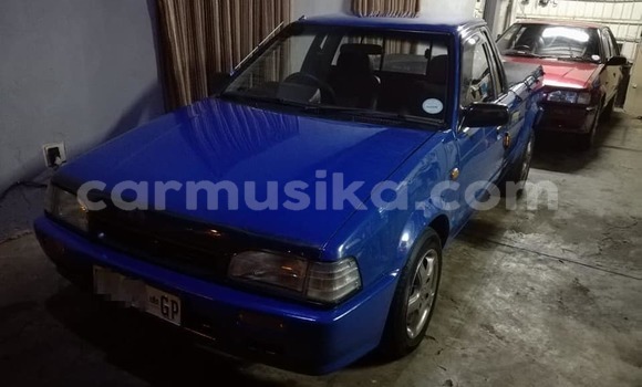 Acheter Occasion Voiture Mazda 323 Bleu à Beitbridge, Matabeleland South Acheter Occasion Voiture Mazda 323 Bleu à Beitbridge, Matabeleland South