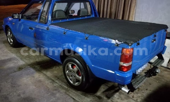 Acheter Occasion Voiture Mazda 323 Bleu à Beitbridge, Matabeleland South Acheter Occasion Voiture Mazda 323 Bleu à Beitbridge, Matabeleland South