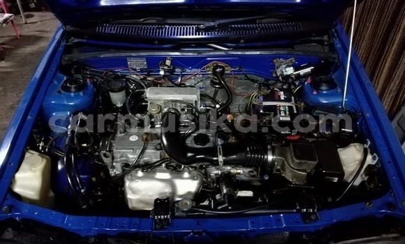Acheter Occasion Voiture Mazda 323 Bleu à Beitbridge, Matabeleland South Acheter Occasion Voiture Mazda 323 Bleu à Beitbridge, Matabeleland South