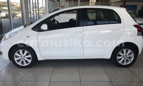 Nunua Ilio tumika Toyota Yaris Nyeupe Gari ndani ya Beitbridge nchini Matabeleland Kusini Nunua Ilio tumika Toyota Yaris Nyeupe Gari ndani ya Beitbridge nchini Matabeleland Kusini