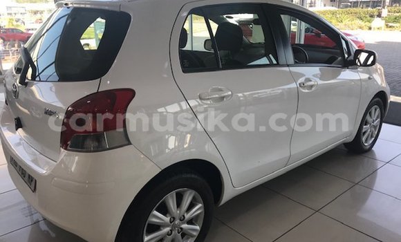 Nunua Ilio tumika Toyota Yaris Nyeupe Gari ndani ya Beitbridge nchini Matabeleland Kusini Nunua Ilio tumika Toyota Yaris Nyeupe Gari ndani ya Beitbridge nchini Matabeleland Kusini