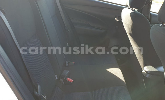 Acheter Occasion Voiture Toyota Yaris Blanc à Beitbridge, Matabeleland South Acheter Occasion Voiture Toyota Yaris Blanc à Beitbridge, Matabeleland South