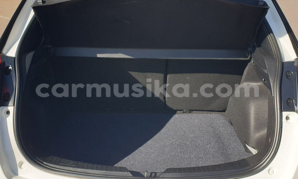 Acheter Occasion Voiture Toyota Yaris Blanc à Beitbridge, Matabeleland South Acheter Occasion Voiture Toyota Yaris Blanc à Beitbridge, Matabeleland South