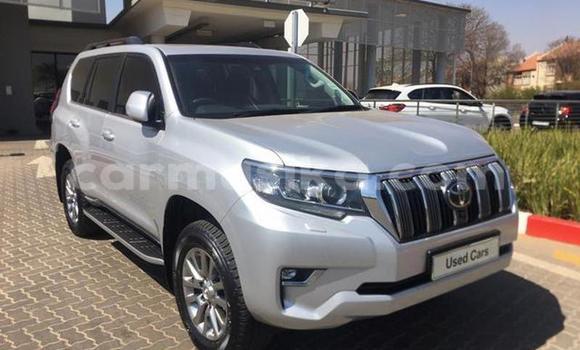 Buy Used Toyota Land Cruiser Prado White Car in Beitbridge in Matabeleland South Buy Used Toyota Land Cruiser Prado White Car in Beitbridge in Matabeleland South