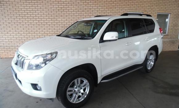 Nunua Ilio tumika Toyota Prado Nyeupe Gari ndani ya Beitbridge nchini Matabeleland Kusini Nunua Ilio tumika Toyota Prado Nyeupe Gari ndani ya Beitbridge nchini Matabeleland Kusini