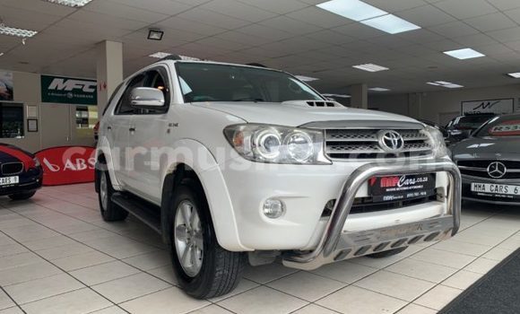 Buy Used Toyota Fortuner White Car in Beitbridge in Matabeleland South Buy Used Toyota Fortuner White Car in Beitbridge in Matabeleland South