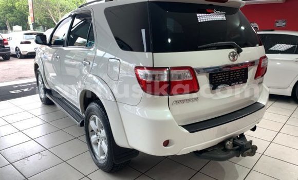 Buy Used Toyota Fortuner White Car in Beitbridge in Matabeleland South Buy Used Toyota Fortuner White Car in Beitbridge in Matabeleland South