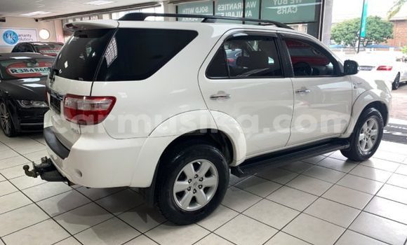 Buy Used Toyota Fortuner White Car in Beitbridge in Matabeleland South Buy Used Toyota Fortuner White Car in Beitbridge in Matabeleland South