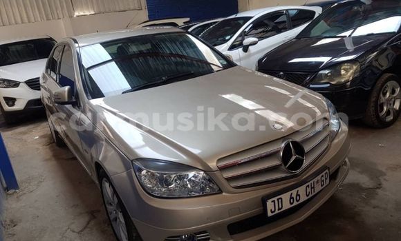 Acheter Occasion Voiture Mercedes‒Benz C–Class Gris à Beitbridge, Matabeleland South Acheter Occasion Voiture Mercedes‒Benz C–Class Gris à Beitbridge, Matabeleland South