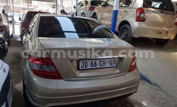 Acheter Occasion Voiture Mercedes‒Benz C–Class Gris à Beitbridge, Matabeleland South Acheter Occasion Voiture Mercedes‒Benz C–Class Gris à Beitbridge, Matabeleland South