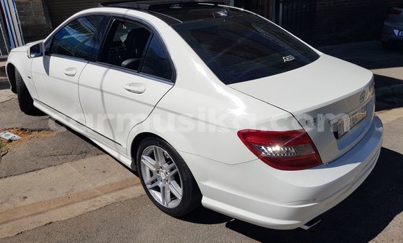 Buy Used Mercedes‒Benz C–Class White Car in Beitbridge in Matabeleland South Buy Used Mercedes‒Benz C–Class White Car in Beitbridge in Matabeleland South