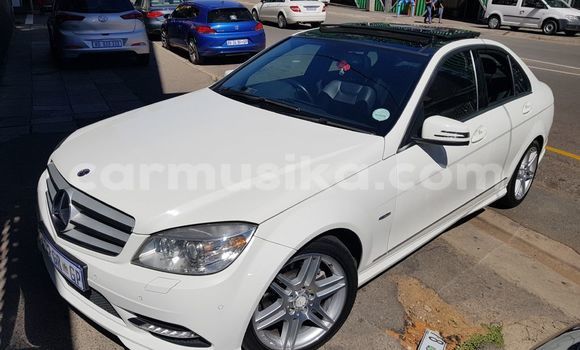 Buy Used Mercedes‒Benz C–Class White Car in Beitbridge in Matabeleland South Buy Used Mercedes‒Benz C–Class White Car in Beitbridge in Matabeleland South