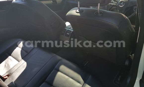 Buy Used Mercedes‒Benz C–Class White Car in Beitbridge in Matabeleland South Buy Used Mercedes‒Benz C–Class White Car in Beitbridge in Matabeleland South