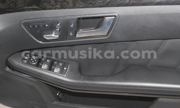 Buy Used Mercedes‒Benz E-klasse Silver Car in Beitbridge in Matabeleland South Buy Used Mercedes‒Benz E-klasse Silver Car in Beitbridge in Matabeleland South