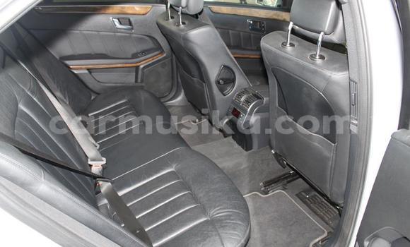 Buy Used Mercedes‒Benz E-klasse Silver Car in Beitbridge in Matabeleland South Buy Used Mercedes‒Benz E-klasse Silver Car in Beitbridge in Matabeleland South