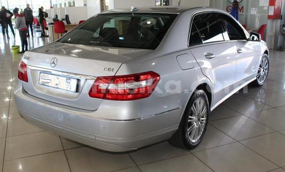 Buy Used Mercedes‒Benz E-klasse Silver Car in Beitbridge in Matabeleland South Buy Used Mercedes‒Benz E-klasse Silver Car in Beitbridge in Matabeleland South