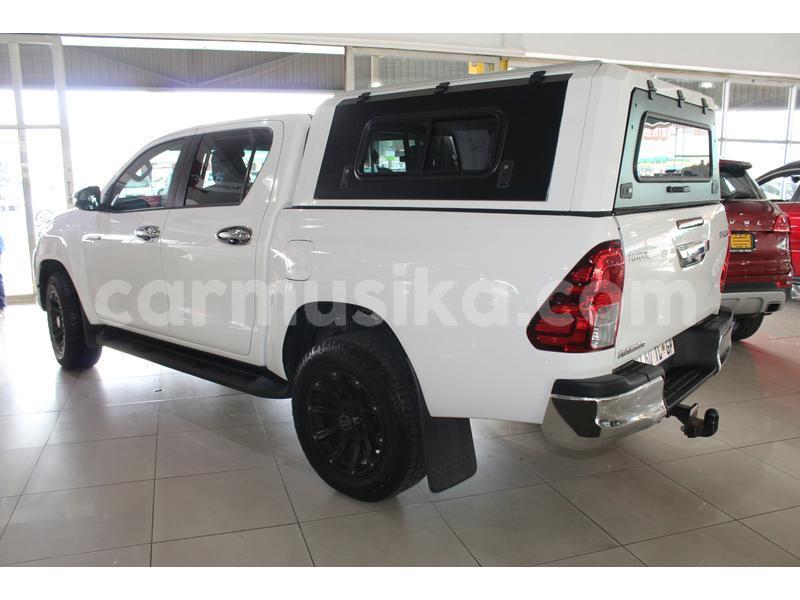 Big with watermark toyota hilux matabeleland south beitbridge 10527