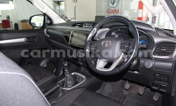 Buy Used Toyota Hilux Silver Car in Beitbridge in Matabeleland South Buy Used Toyota Hilux Silver Car in Beitbridge in Matabeleland South