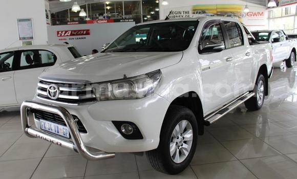 Buy Used Toyota Hilux White Car in Beitbridge in Matabeleland South Buy Used Toyota Hilux White Car in Beitbridge in Matabeleland South