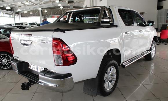 Buy Used Toyota Hilux White Car in Beitbridge in Matabeleland South Buy Used Toyota Hilux White Car in Beitbridge in Matabeleland South