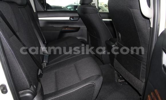 Buy Used Toyota Hilux White Car in Beitbridge in Matabeleland South Buy Used Toyota Hilux White Car in Beitbridge in Matabeleland South