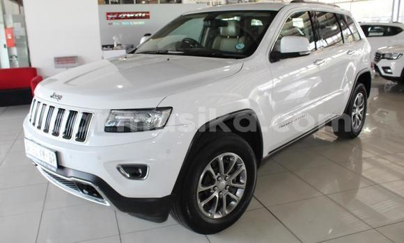 Buy Used Jeep Grand Cherokee Silver Car in Beitbridge in Matabeleland South Buy Used Jeep Grand Cherokee Silver Car in Beitbridge in Matabeleland South