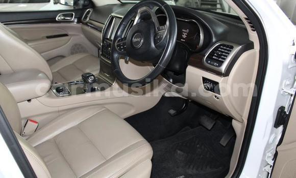 Buy Used Jeep Grand Cherokee Silver Car in Beitbridge in Matabeleland South Buy Used Jeep Grand Cherokee Silver Car in Beitbridge in Matabeleland South