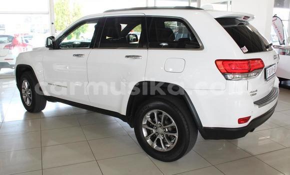 Buy Used Jeep Grand Cherokee Silver Car in Beitbridge in Matabeleland South Buy Used Jeep Grand Cherokee Silver Car in Beitbridge in Matabeleland South