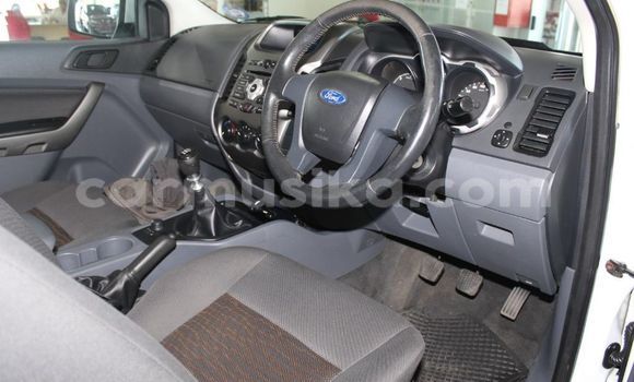 Acheter Occasion Voiture Ford Ranger Blanc à Beitbridge, Matabeleland South Acheter Occasion Voiture Ford Ranger Blanc à Beitbridge, Matabeleland South