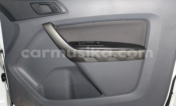 Acheter Occasion Voiture Ford Ranger Blanc à Beitbridge, Matabeleland South Acheter Occasion Voiture Ford Ranger Blanc à Beitbridge, Matabeleland South