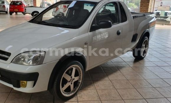 Tenga Tsaru Opel Corsa Chena Mota in Beitbridge in Matabeleland South Tenga Tsaru Opel Corsa Chena Mota in Beitbridge in Matabeleland South