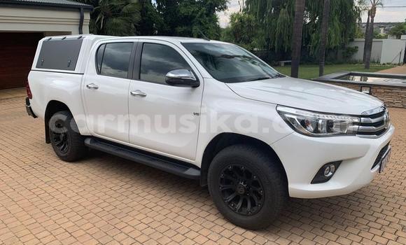 Acheter Occasion Voiture Toyota Hilux Blanc à Beitbridge, Matabeleland South Acheter Occasion Voiture Toyota Hilux Blanc à Beitbridge, Matabeleland South