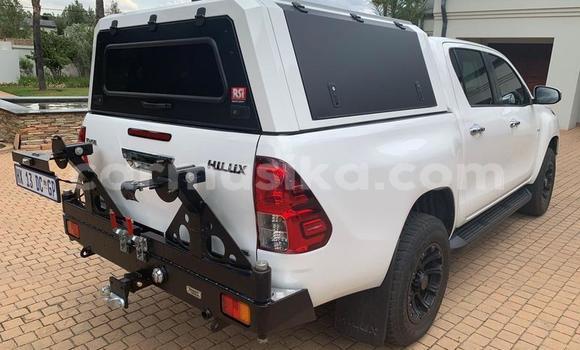 Acheter Occasion Voiture Toyota Hilux Blanc à Beitbridge, Matabeleland South Acheter Occasion Voiture Toyota Hilux Blanc à Beitbridge, Matabeleland South