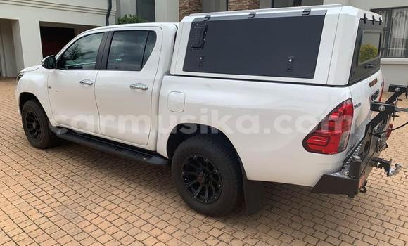 Acheter Occasion Voiture Toyota Hilux Blanc à Beitbridge, Matabeleland South Acheter Occasion Voiture Toyota Hilux Blanc à Beitbridge, Matabeleland South