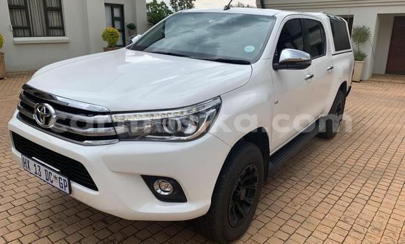 Acheter Occasion Voiture Toyota Hilux Blanc à Beitbridge, Matabeleland South Acheter Occasion Voiture Toyota Hilux Blanc à Beitbridge, Matabeleland South