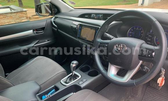 Acheter Occasion Voiture Toyota Hilux Blanc à Beitbridge, Matabeleland South Acheter Occasion Voiture Toyota Hilux Blanc à Beitbridge, Matabeleland South