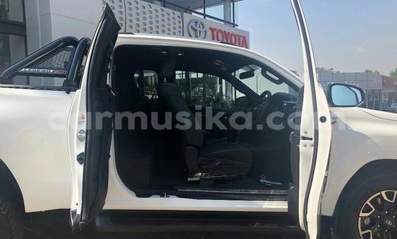 Nunua Ilio tumika Toyota Hilux Nyeupe Gari ndani ya Beitbridge nchini Matabeleland Kusini Nunua Ilio tumika Toyota Hilux Nyeupe Gari ndani ya Beitbridge nchini Matabeleland Kusini