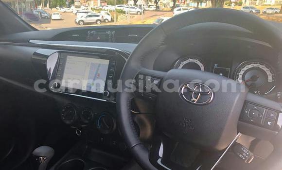 Nunua Ilio tumika Toyota Hilux Nyeupe Gari ndani ya Beitbridge nchini Matabeleland Kusini Nunua Ilio tumika Toyota Hilux Nyeupe Gari ndani ya Beitbridge nchini Matabeleland Kusini
