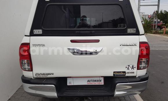 Nunua Ilio tumika Toyota Hilux Nyeupe Gari ndani ya Beitbridge nchini Matabeleland Kusini Nunua Ilio tumika Toyota Hilux Nyeupe Gari ndani ya Beitbridge nchini Matabeleland Kusini