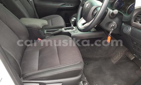 Nunua Ilio tumika Toyota Hilux Nyeupe Gari ndani ya Beitbridge nchini Matabeleland Kusini Nunua Ilio tumika Toyota Hilux Nyeupe Gari ndani ya Beitbridge nchini Matabeleland Kusini