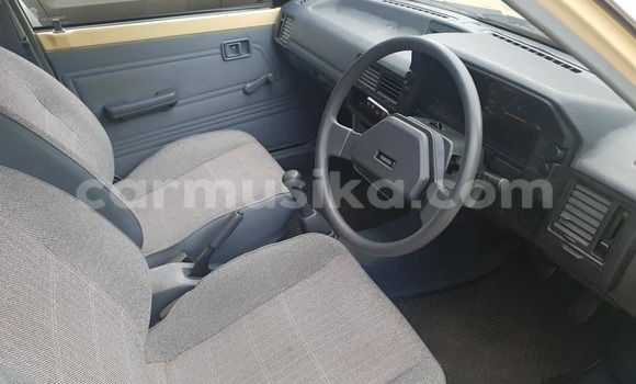 Tenga Tsaru Mazda 323 Zvimwe Mota in Beitbridge in Matabeleland South Tenga Tsaru Mazda 323 Zvimwe Mota in Beitbridge in Matabeleland South