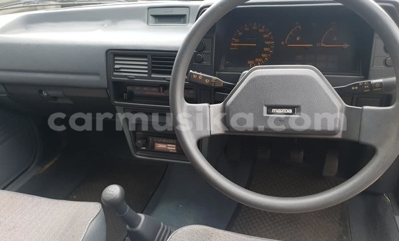 Tenga Tsaru Mazda 323 Zvimwe Mota in Beitbridge in Matabeleland South Tenga Tsaru Mazda 323 Zvimwe Mota in Beitbridge in Matabeleland South