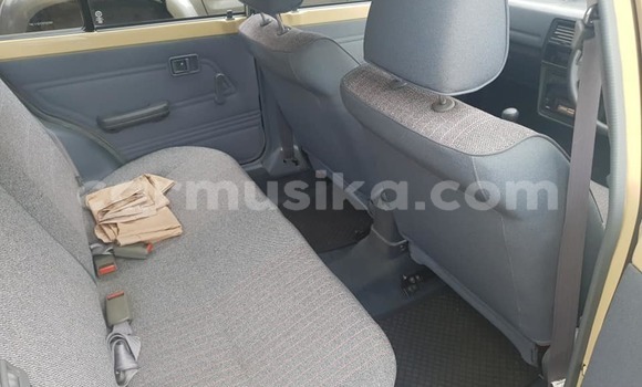 Tenga Tsaru Mazda 323 Zvimwe Mota in Beitbridge in Matabeleland South Tenga Tsaru Mazda 323 Zvimwe Mota in Beitbridge in Matabeleland South