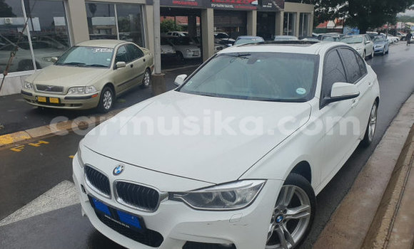Tenga Tsaru BMW 3–Series Chena Mota in Beitbridge in Matabeleland South Tenga Tsaru BMW 3–Series Chena Mota in Beitbridge in Matabeleland South