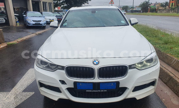 Tenga Tsaru BMW 3–Series Chena Mota in Beitbridge in Matabeleland South Tenga Tsaru BMW 3–Series Chena Mota in Beitbridge in Matabeleland South