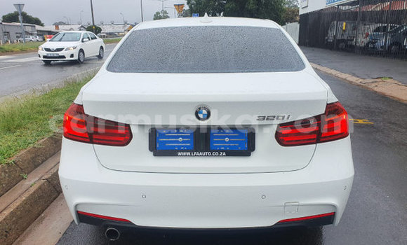 Tenga Tsaru BMW 3–Series Chena Mota in Beitbridge in Matabeleland South Tenga Tsaru BMW 3–Series Chena Mota in Beitbridge in Matabeleland South