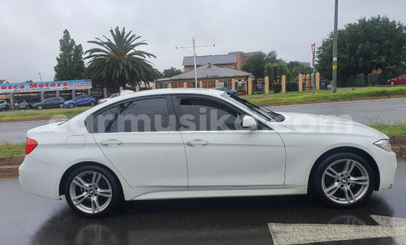 Tenga Tsaru BMW 3–Series Chena Mota in Beitbridge in Matabeleland South Tenga Tsaru BMW 3–Series Chena Mota in Beitbridge in Matabeleland South