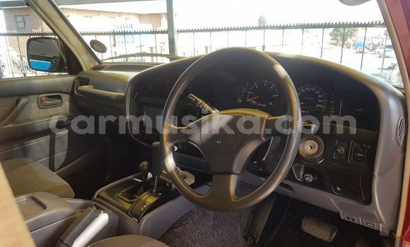 Acheter Occasion Voiture Toyota Land Cruiser Rouge à Beitbridge, Matabeleland South Acheter Occasion Voiture Toyota Land Cruiser Rouge à Beitbridge, Matabeleland South